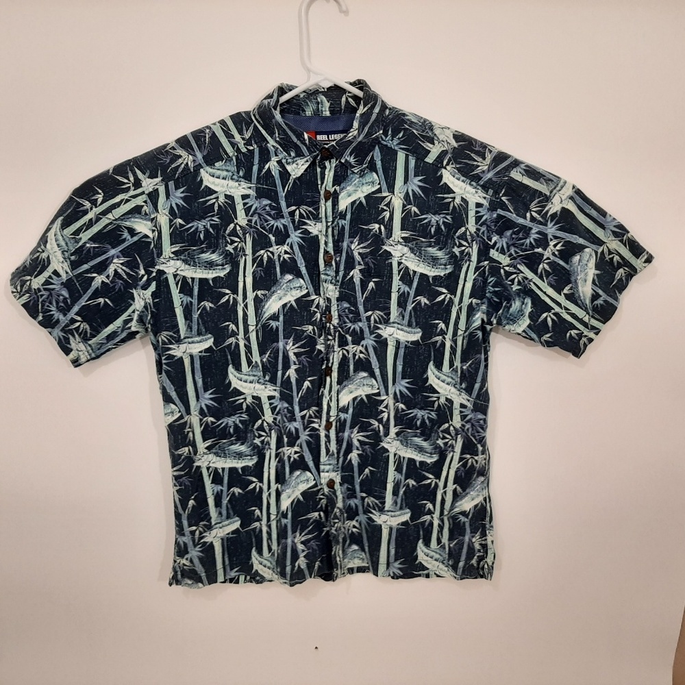 Reel Legends Men's Casual Button-Down Fish Print Shirt Size M Multicolor